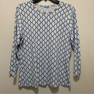 J. McLaughlin crisp white w/blue lattice pattern, Catalina cloth top. size L